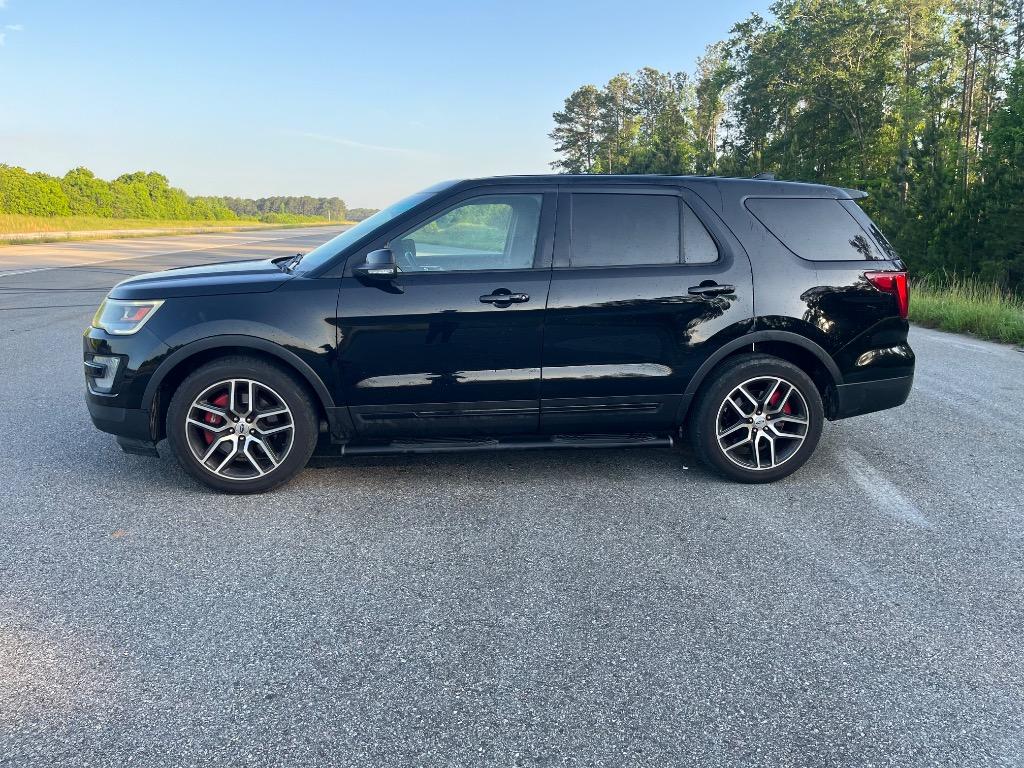 2017 Ford Explorer Sport's photo