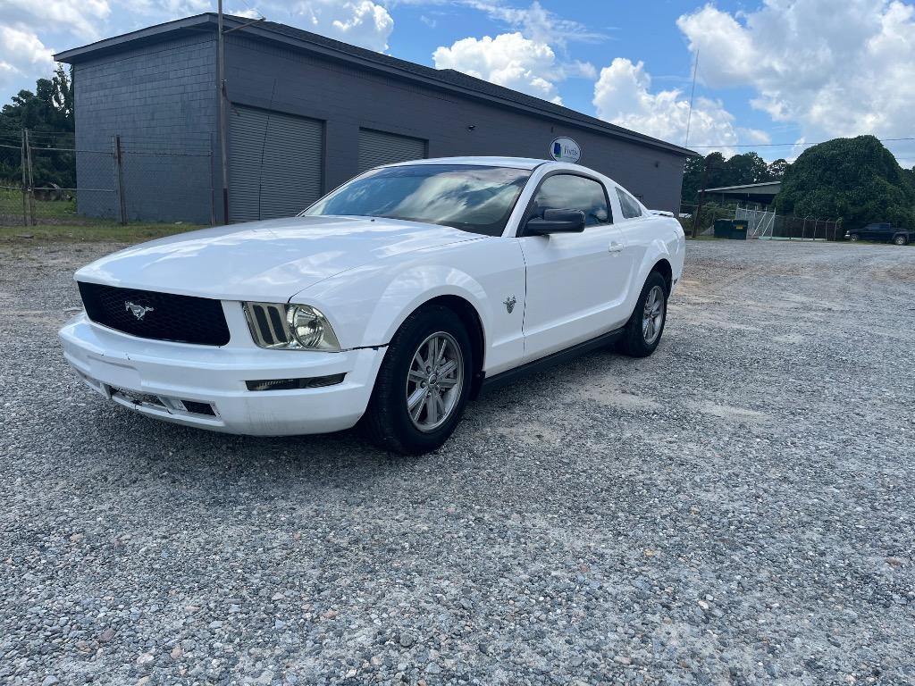 2009 Ford Mustang Premium's photo