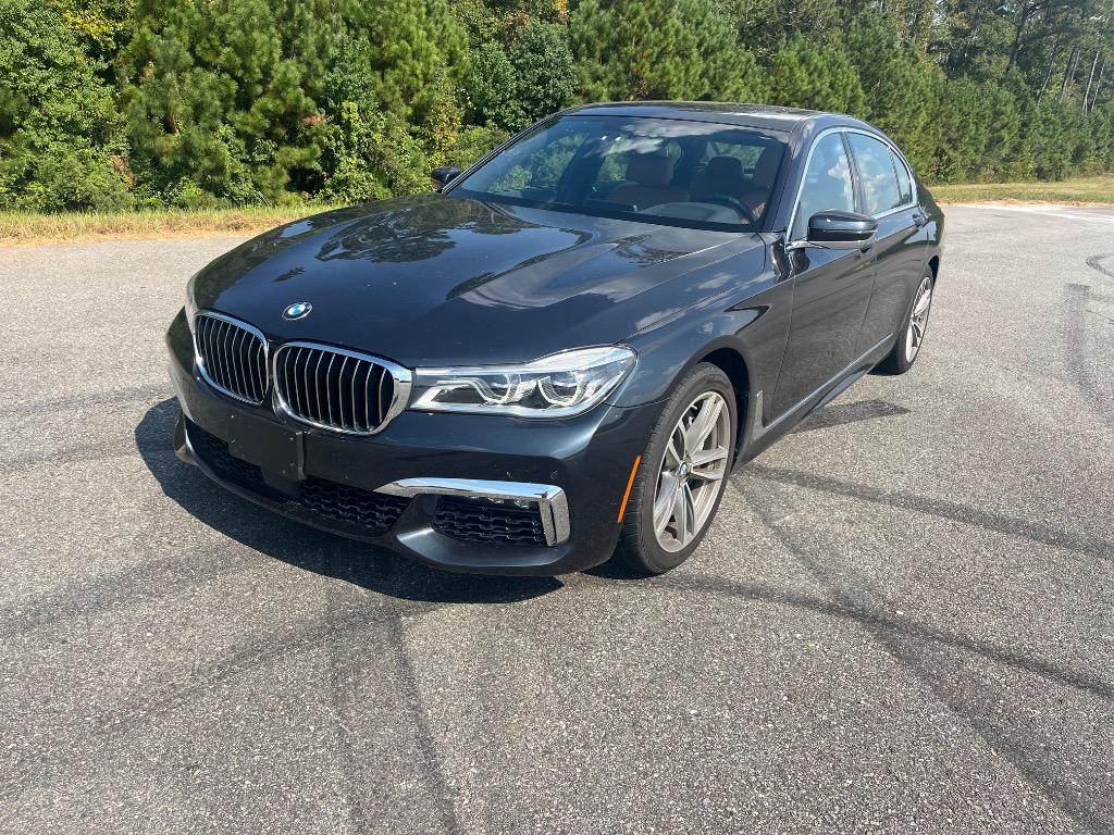 2016 BMW 7 Series 750i's photo