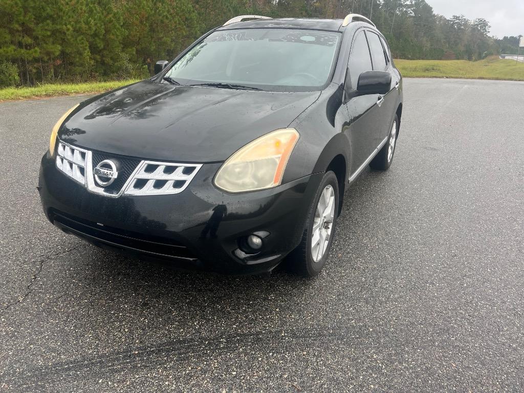 2013 Nissan Rogue SV's photo