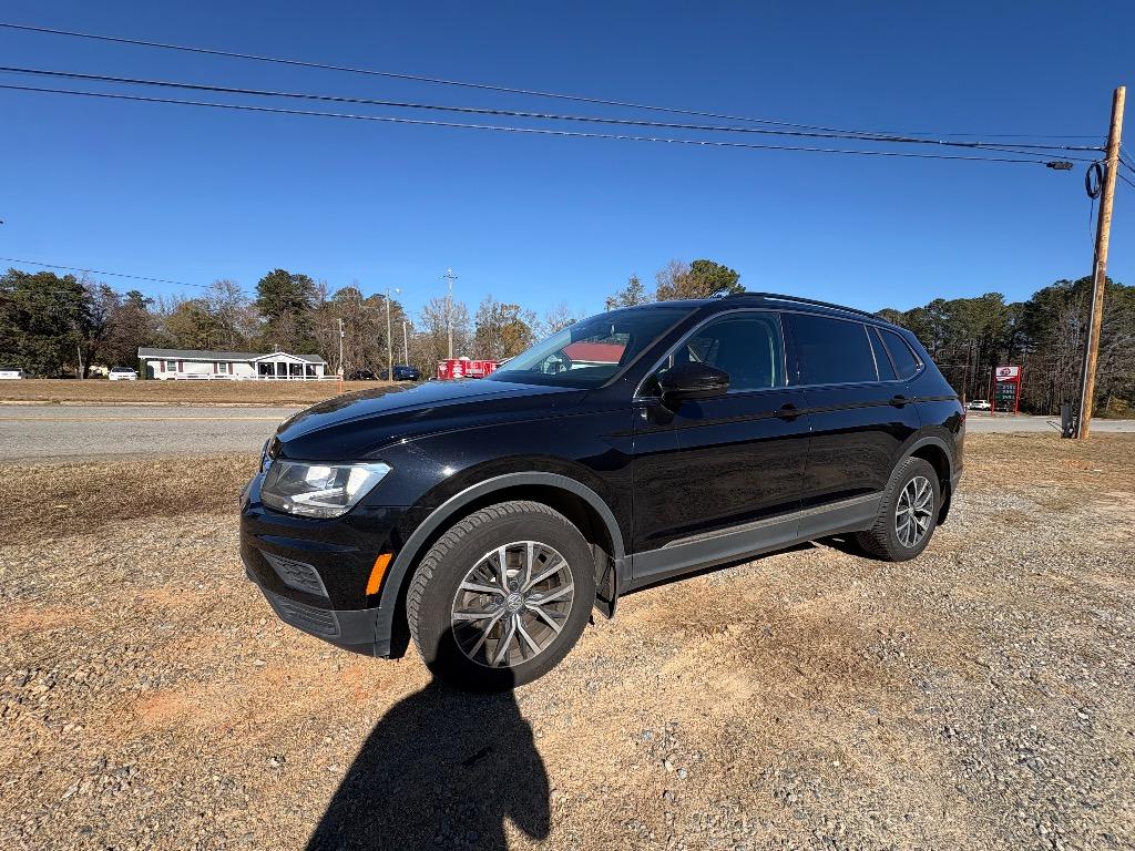 2020 Volkswagen Tiguan SE's photo