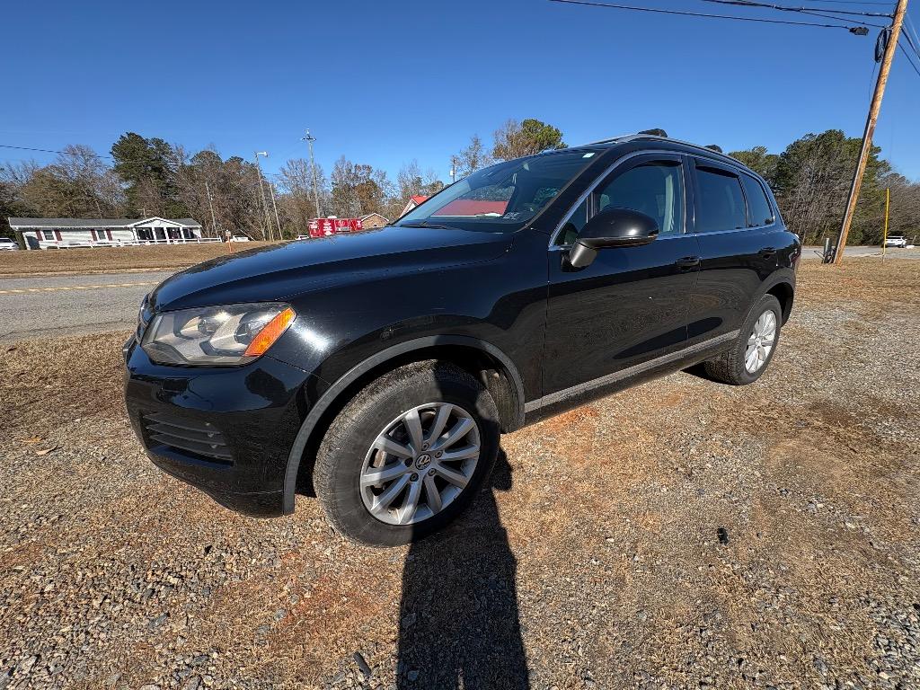 2011 Volkswagen Touareg Sport's photo