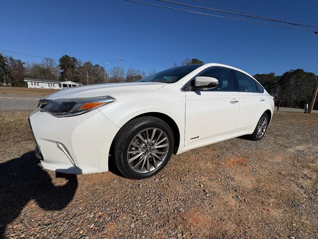 2018 Toyota Avalon Limited's photo
