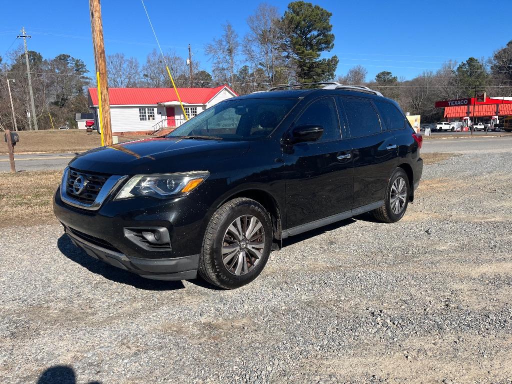 2017 Nissan Pathfinder SL 2WD's photo