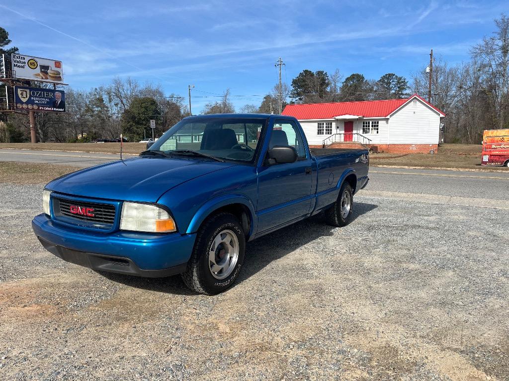 2001 GMC Sonoma 2WD Regular Cab SWB SLS's photo